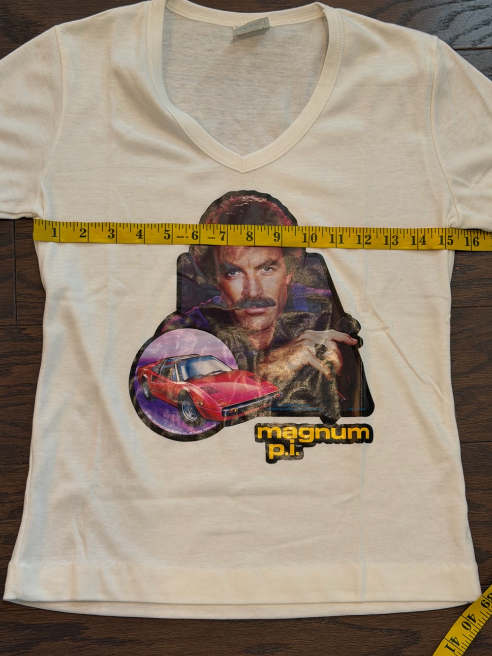 Vintage Magnum P.I. Tom Selleck Ferrari Graphic Tee Made in USA Size Large - Picture 7 of 8
